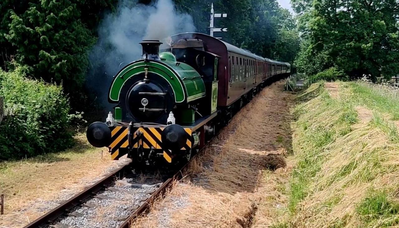 The Carriages - Peak District Great Rowsley Exterior photo